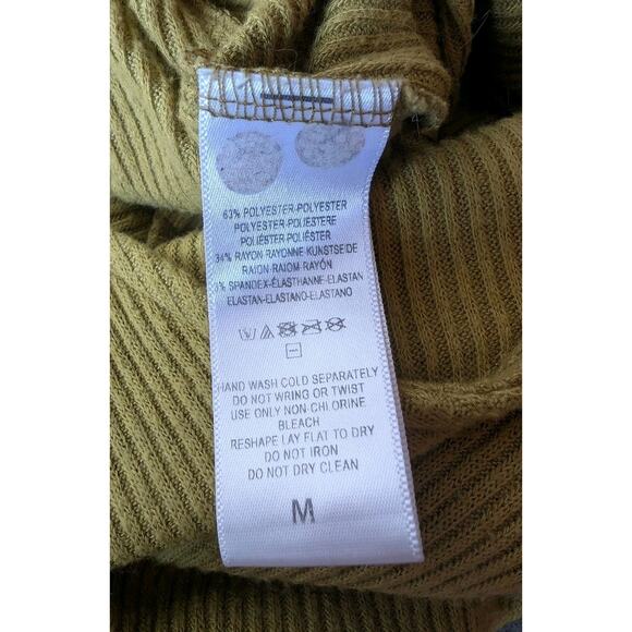 FP Beach Sweater Set Olive Skirt FREE PEOPLE Size Medium UO Ruffle Lagenlook Y2K - Picture 4 of 12